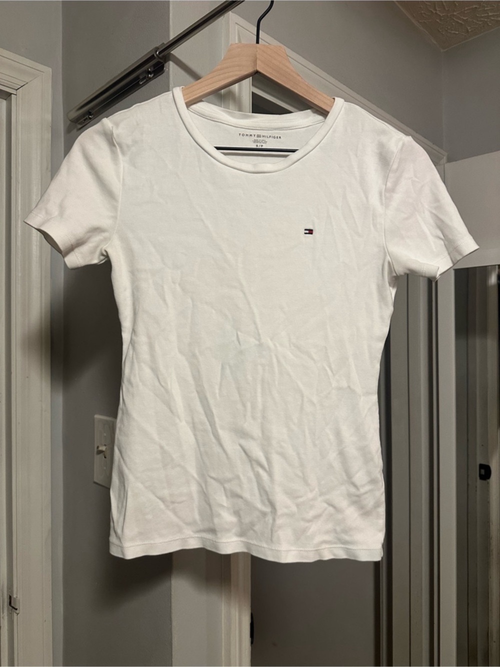 Tommy Hilfiger Classic Fit Flag Logo Crewneck Tee White Small